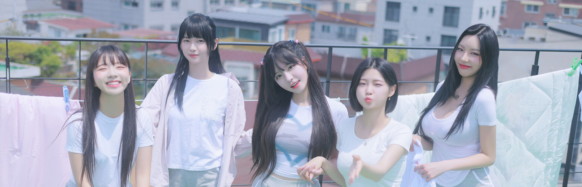 阿西, 美女室友竟然...？ / Five Hearts Under One Roof